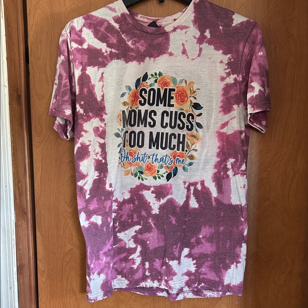 Graphic bleached Mom’s Cuss T Shirt L
